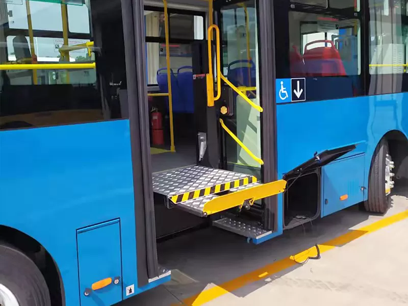 Pengangkat kursi roda