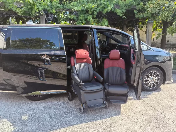 Trumpchi E9 kursi putar modifikasi, baris tengah dan pilot bersama