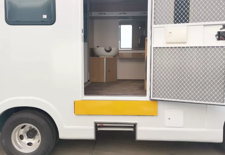 Pengangkat kursi roda UVL-1650max (dipasang pada balok kendaraan)