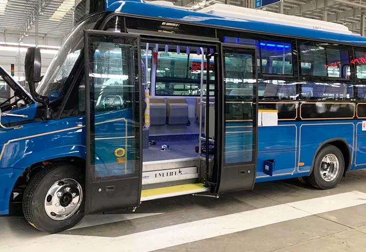 Pengangkat kursi roda UVL-700/1300 (dalam langkah Bus)