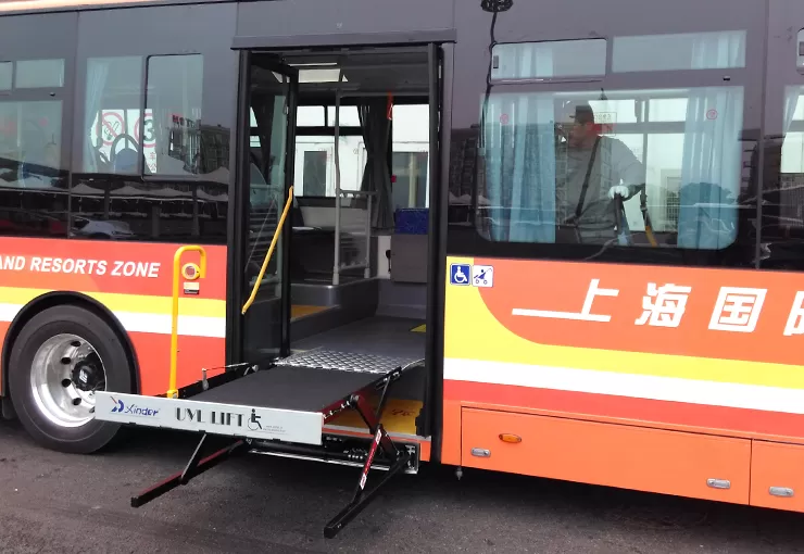 Lift kursi roda UVL-700-S/1300-S (sedang)