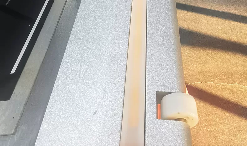 Strip lampu peringatan